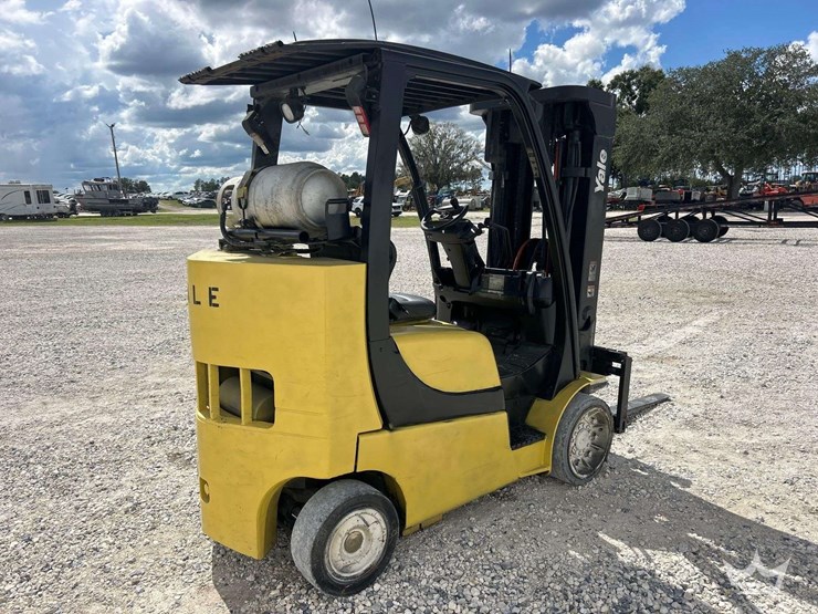 yale-glc080-7,500lb-propane-forklift-image-3