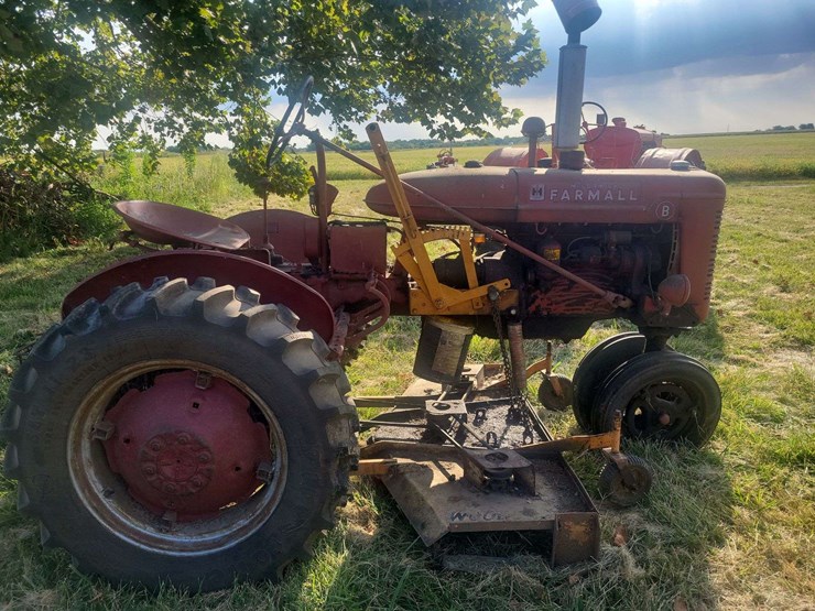 farmall-b-with-woods-belly-mower-image-8