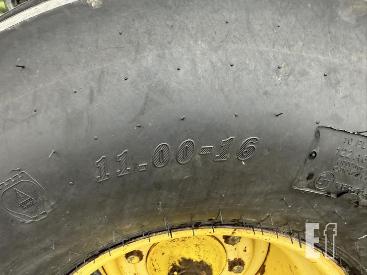 john-deere-4440-image-10