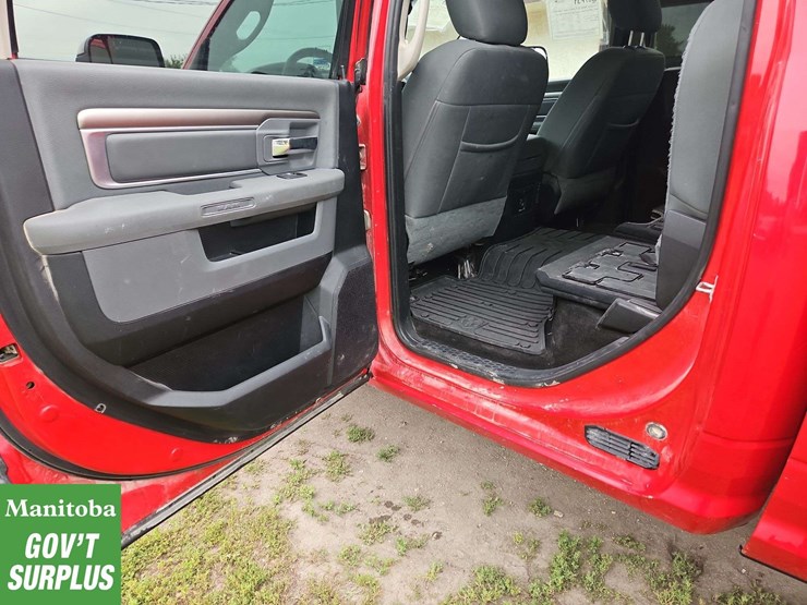 2015-dodge-2500-image-24