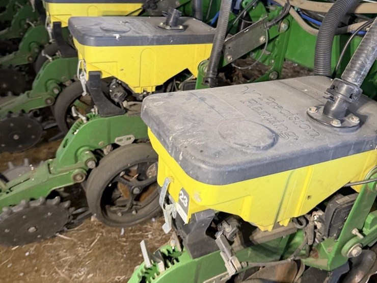 2013-john-deere-db60-image-11