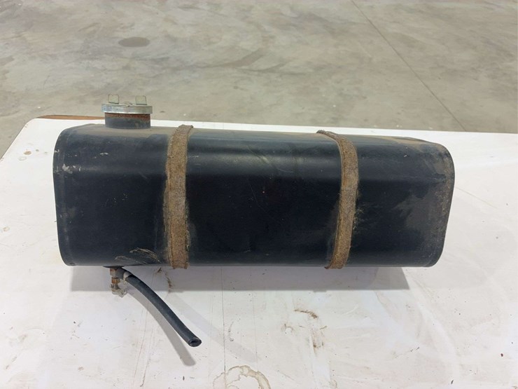3.5-gallon-fuel-tank-image-1