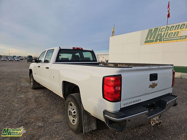 2015-chevrolet-silverado-2500hd-image-3