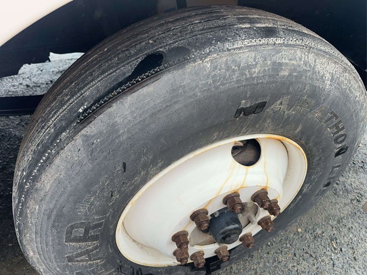 2018-peterbilt-579-image-11