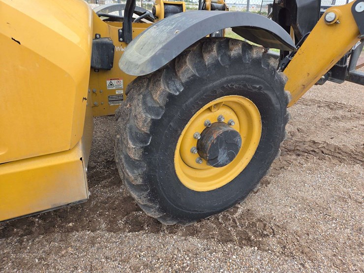 caterpillar-th514d-image-10