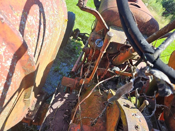 #2525-•-case-tractor-image-23