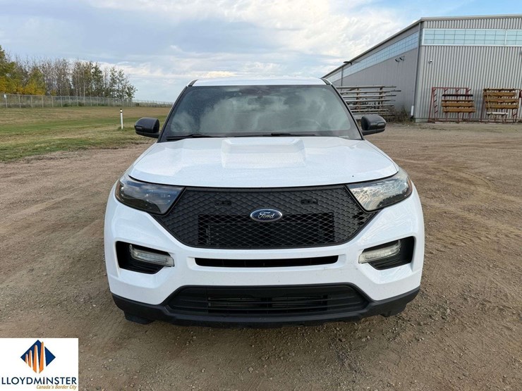 2021-ford-explorer-image-8