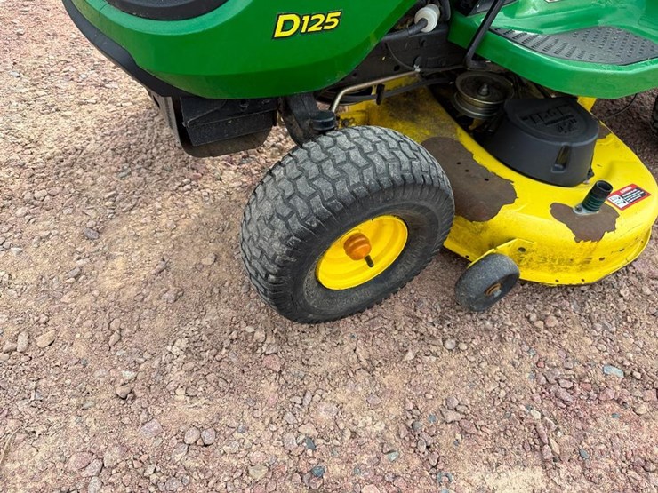 2014-john-deere-d125-image-7
