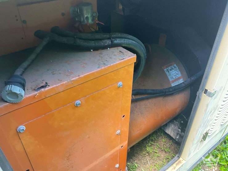 2008-generac-sd135-135kw-standby-diesel-generator-image-19