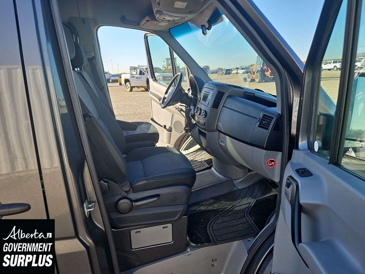 2012-mercedes-benz-sprinter-2500-image-14