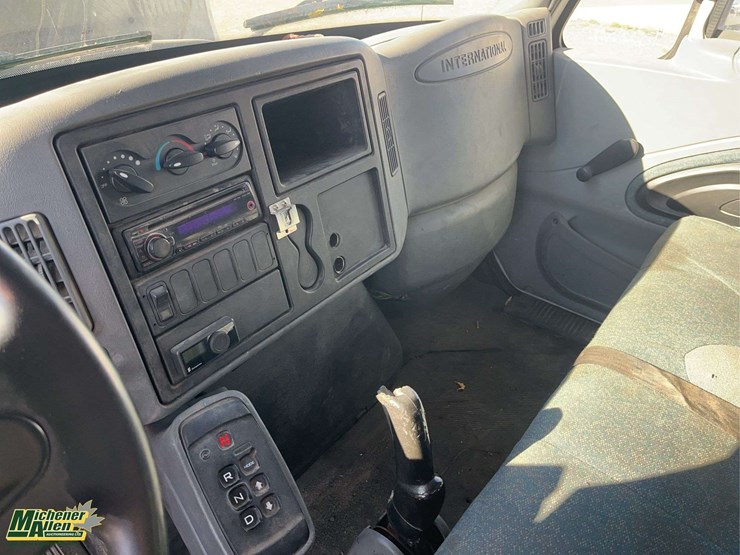 2005-international-durastar-4300-image-18