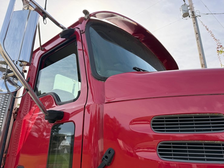 #1625-•-2006-mack-vision-cxn613-day-cab-image-27