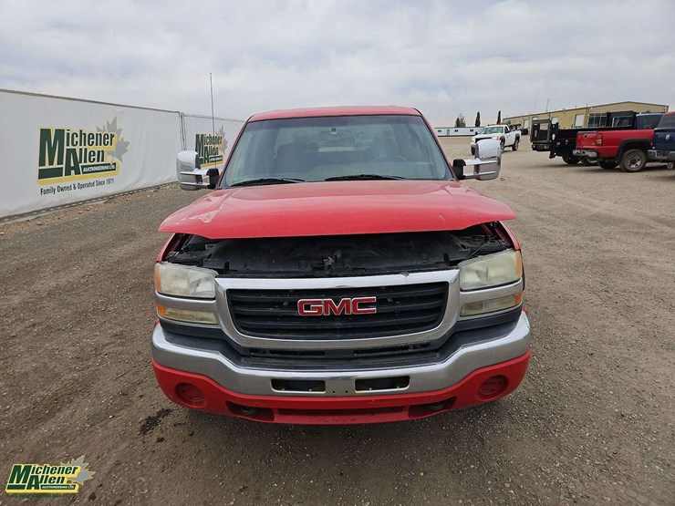 gmc-sierra-2500hd-image-12