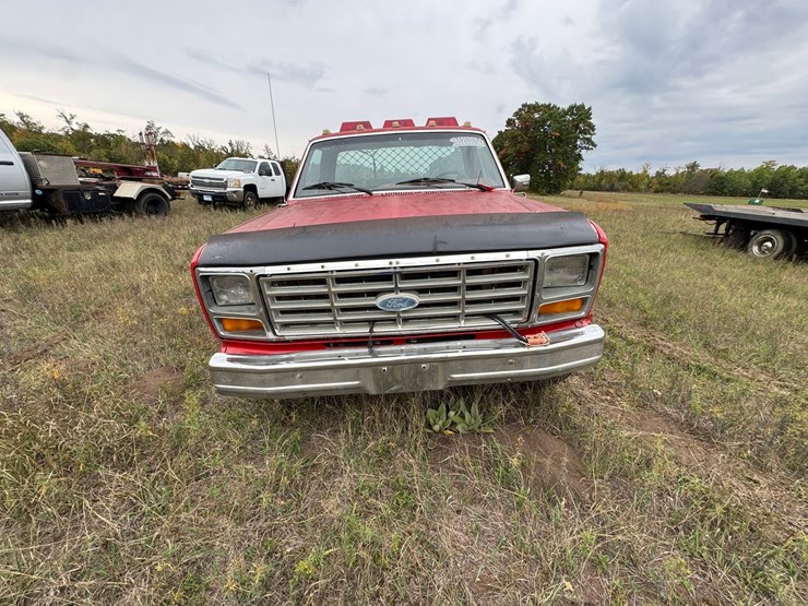 ford-f350-xl-image-8