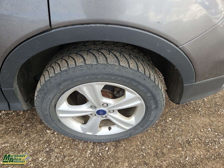 2014-ford-escape-se-image-10