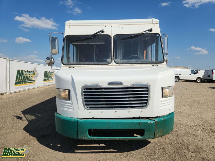 2014-freightliner-mt45-image-6
