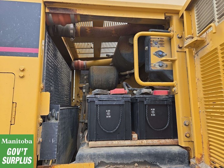 2004-caterpillar-140h-image-27