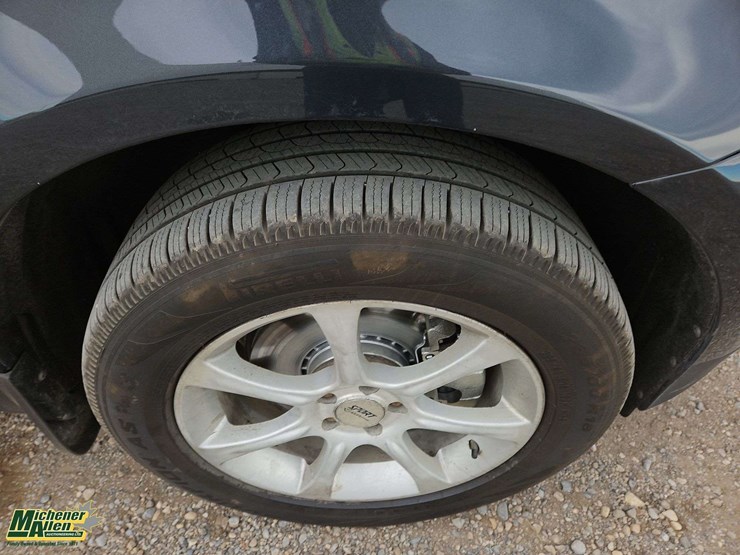 2010-volvo-xc60-image-12