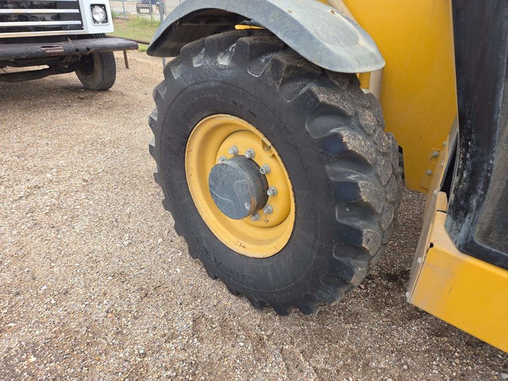 caterpillar-th514d-image-11