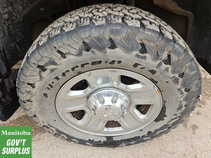 2015-dodge-2500-image-15