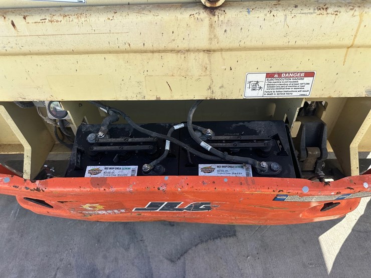 2016-jlg-2032es-image-20