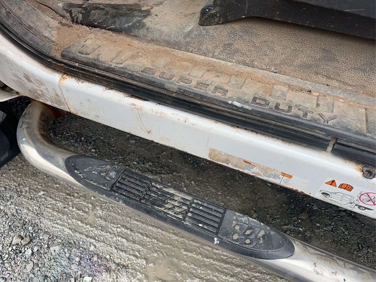 2015-ford-f550-xl-image-16