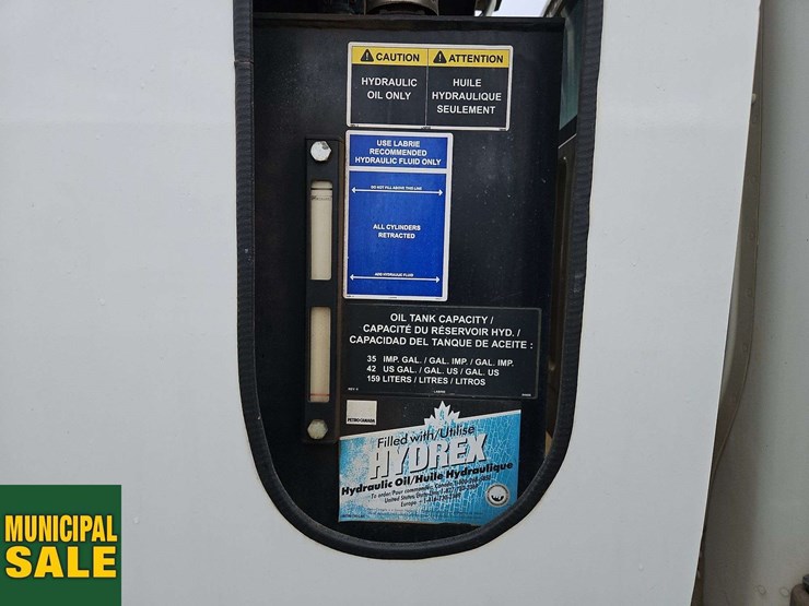 2019-freightliner-m2-106-image-36