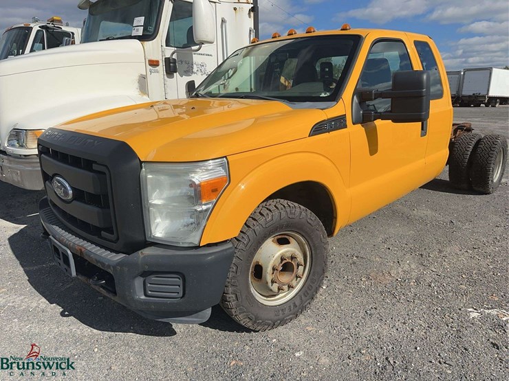 2011-ford-f350-xl-image-1
