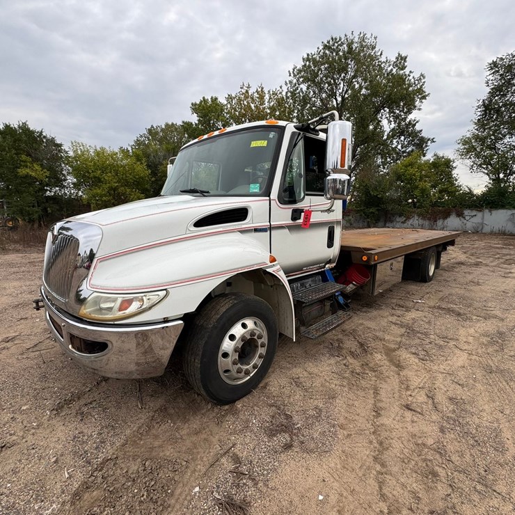 2011 INTERNATIONAL 4300 SBA
