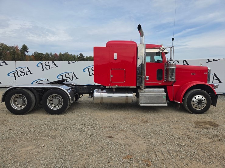 #1408-•-2014-peterbilt-388-sleeper-cab-truck-tractor-image-6