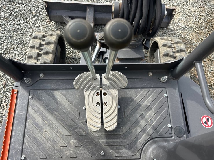 volvo-ec27d-image-35
