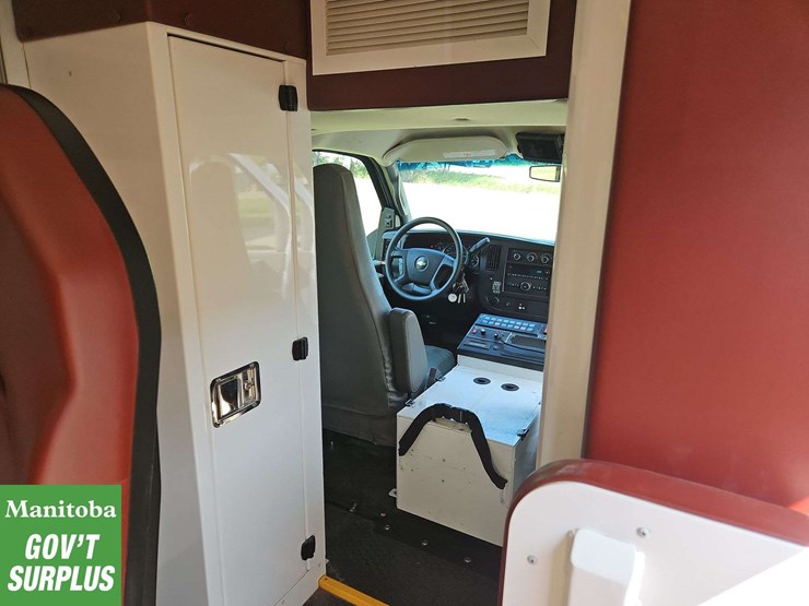 2020-chevrolet-express-s/a-ambulance-image-16