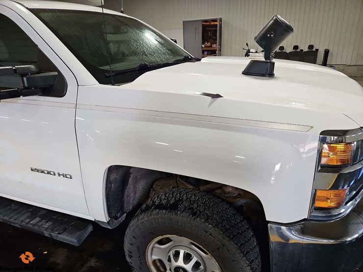 2016-chevrolet-silverado-2500hd-image-38