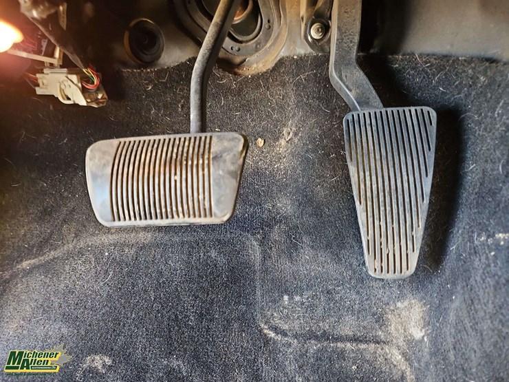 2013-dodge-1500-image-23