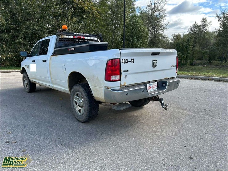 2015-dodge-2500-image-3
