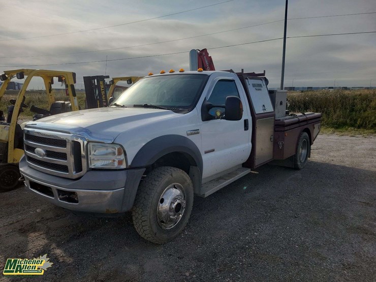 2005-ford-f550-image-1