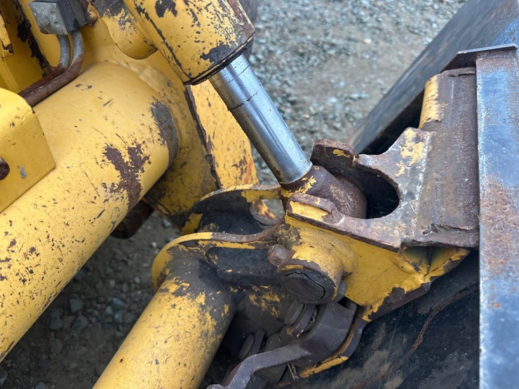deere-240-image-18