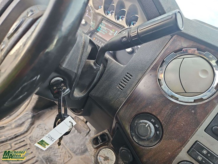 2011-ford-f350-image-27