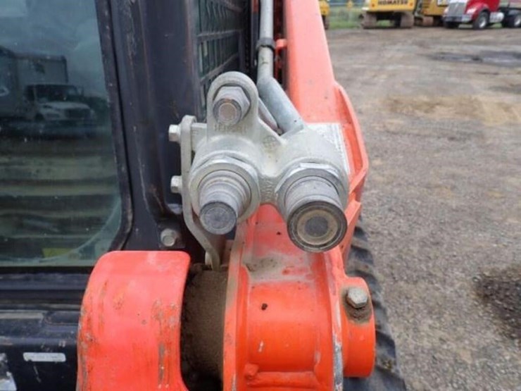 2023-kubota-svl65-2-image-22