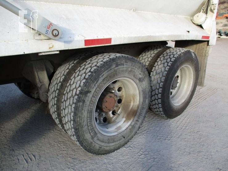 2016-peterbilt-579-image-28