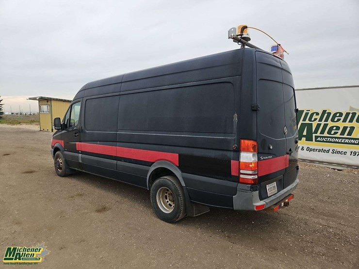 2013-mercedes-benz-sprinter-3500-image-3