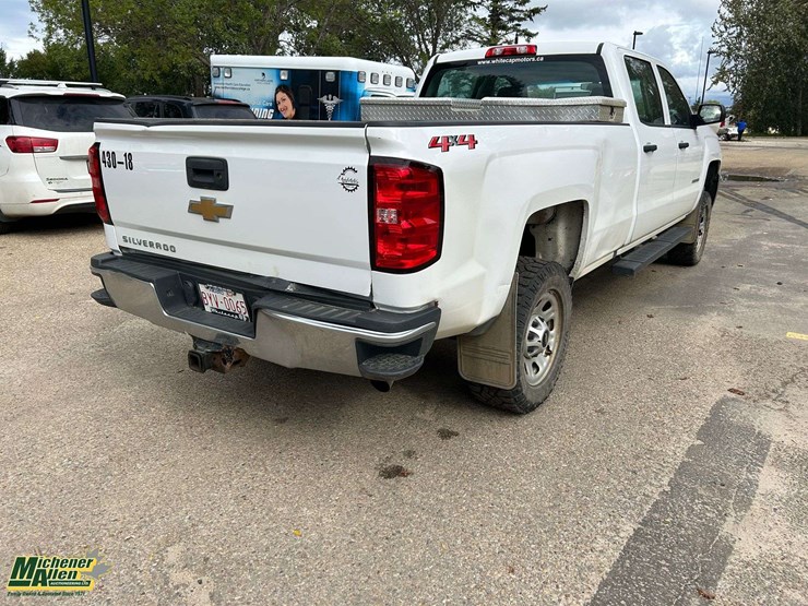 2018-chevrolet-silverado-2500hd-image-4