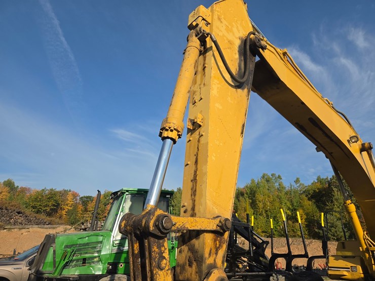 caterpillar-330b-image-14