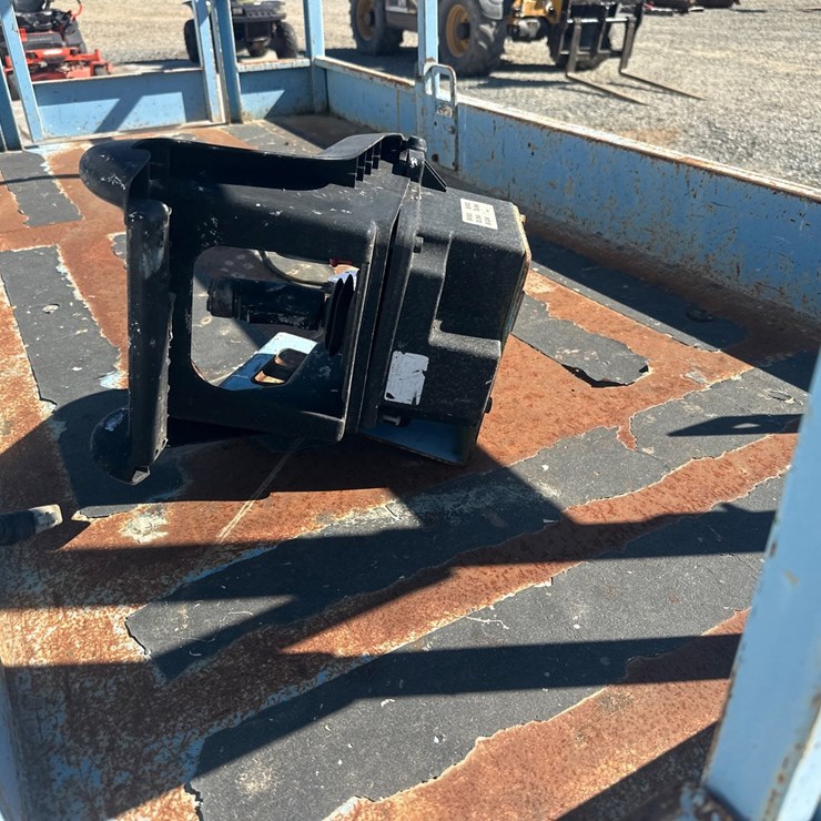 2004 GENIE GS2646