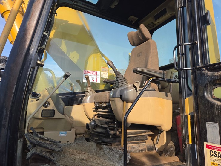 caterpillar-330b-image-52