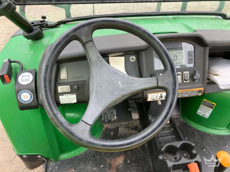 2016-john-deere-gator-image-12