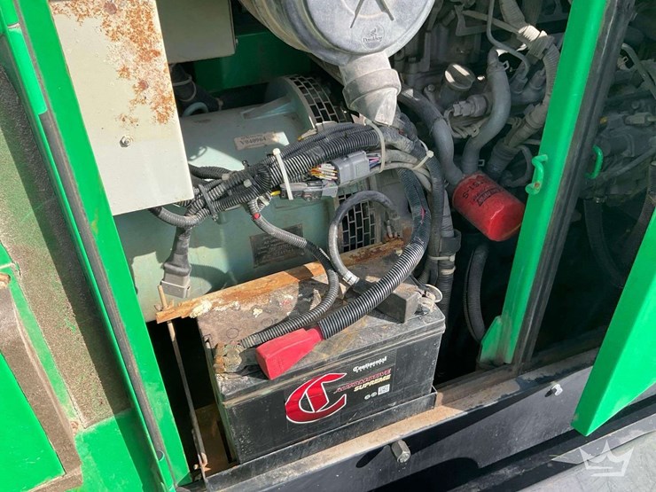 2016-whisperwatt-dca-25ssiu4f-25kva-towable-diesel-generator-image-10