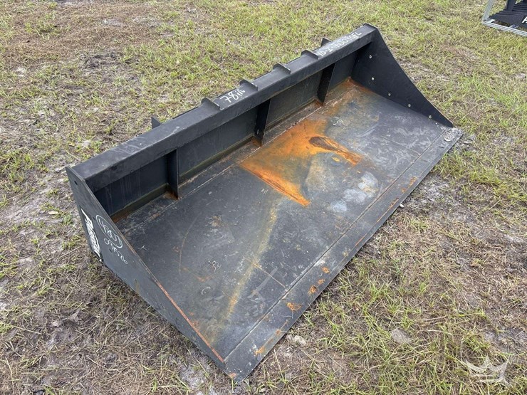 80in-bucket-skid-steer-attachment-image-2