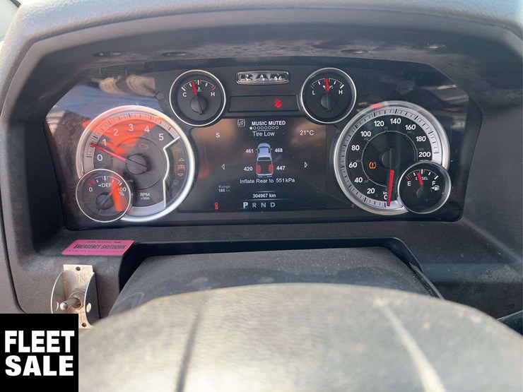 2015-dodge-2500-image-18
