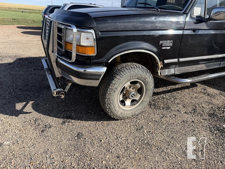 1996-ford-f350-xlt-image-2